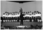 Gottfried Veit mit dem Kinderchor der KLL